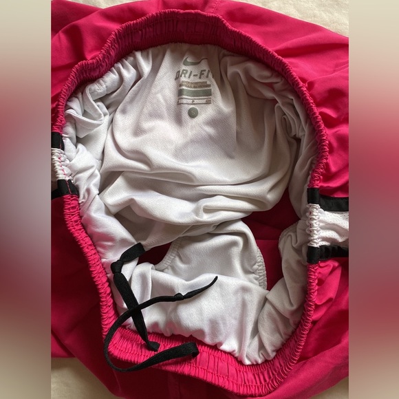 Nike Running Shorts - Picture 3 of 4